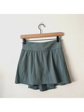 SPANX Get Moving Athletic 14-inch Skort Sage Green Women's Size Small